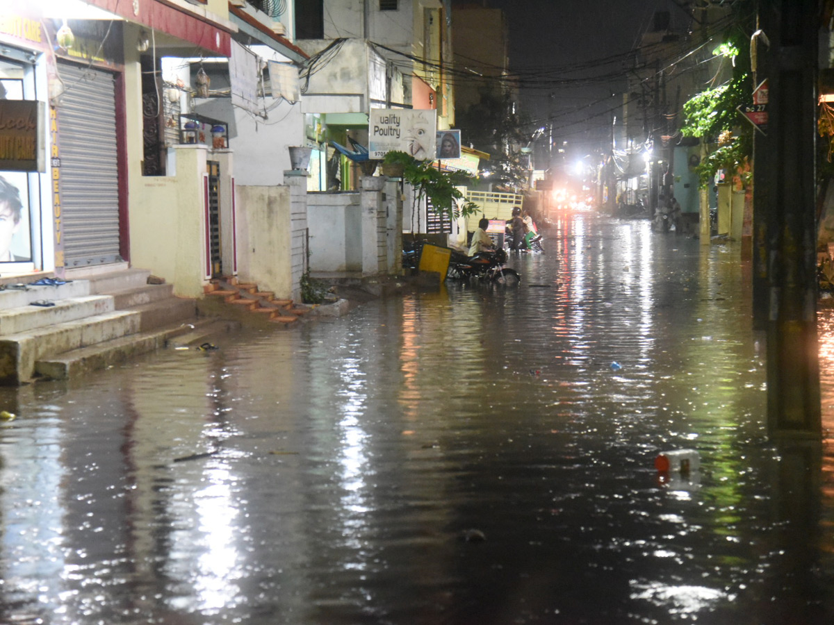 Heavy rain in hyderabad Photo Gallery - Sakshi23