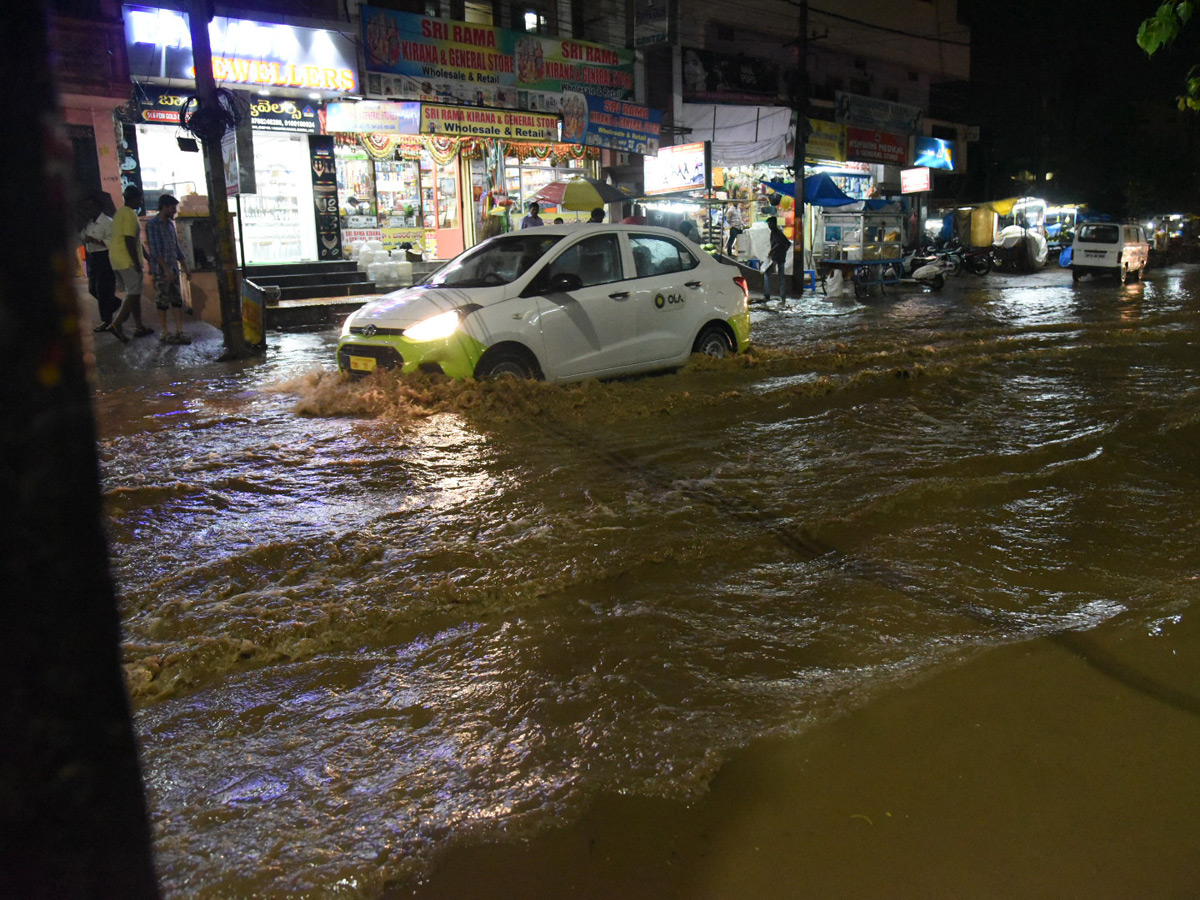 Heavy rain in hyderabad Photo Gallery - Sakshi26