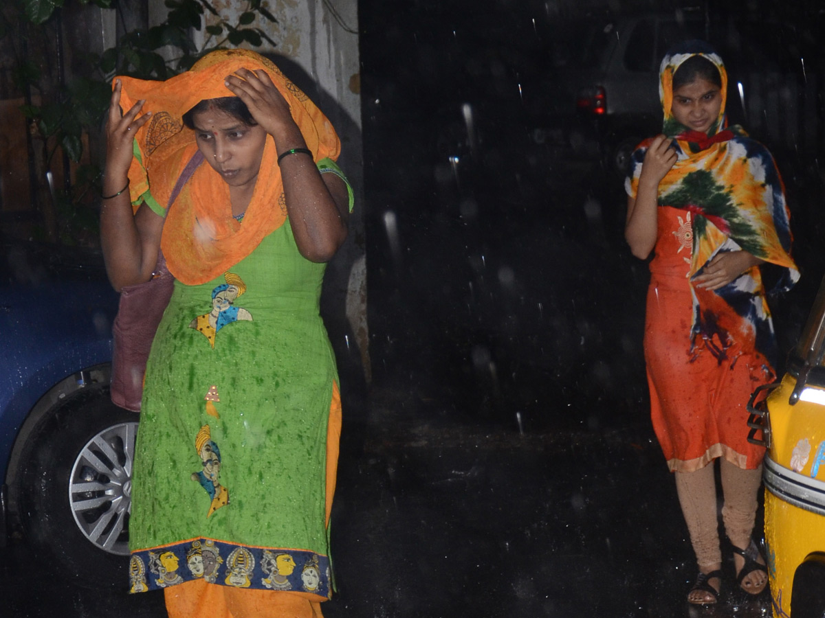 Heavy rain in hyderabad Photo Gallery - Sakshi5