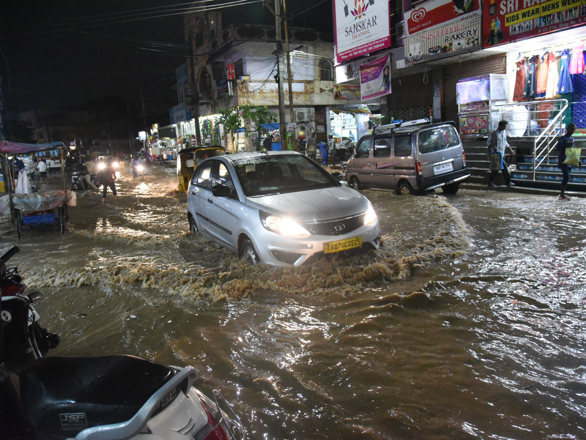 Heavy rain in hyderabad Photo Gallery - Sakshi6