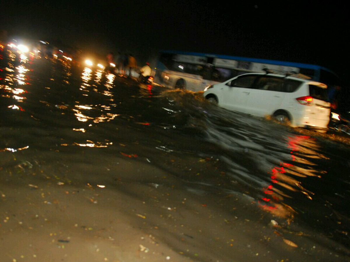 Heavy rain in hyderabad Photo Gallery - Sakshi7