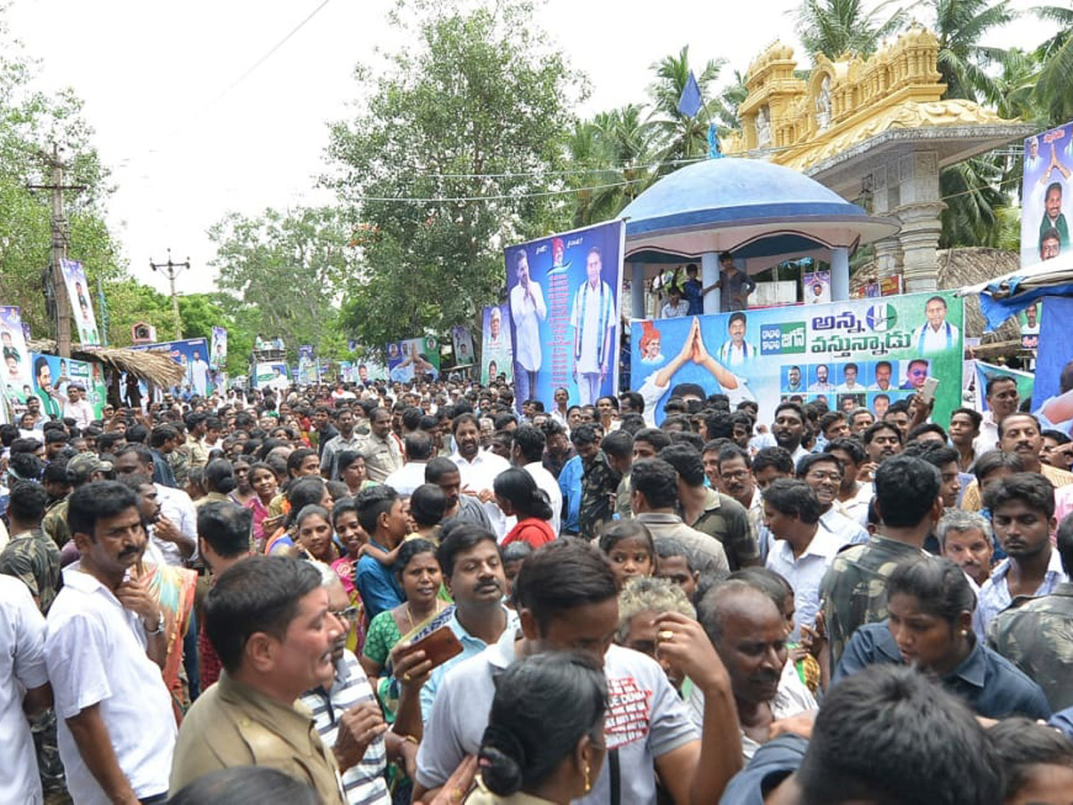 Ys jagan padayatra Photo Gallery - Sakshi12