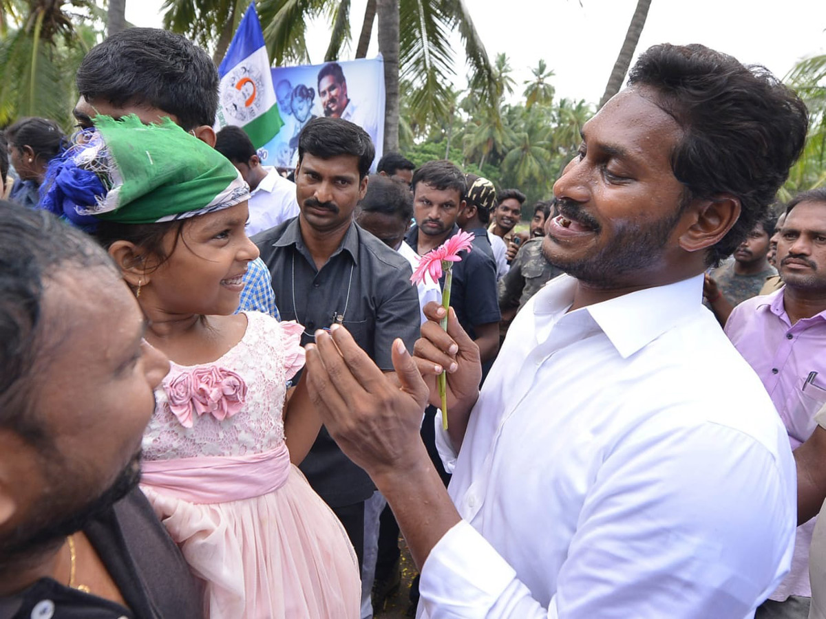 Ys jagan padayatra Photo Gallery - Sakshi15