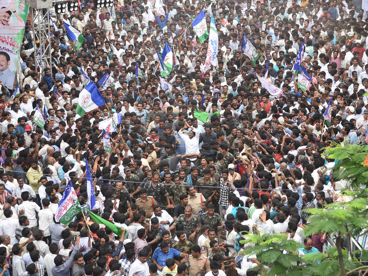 Ys Jagan Padayatra in Amalapuram Photo Gallery - Sakshi11