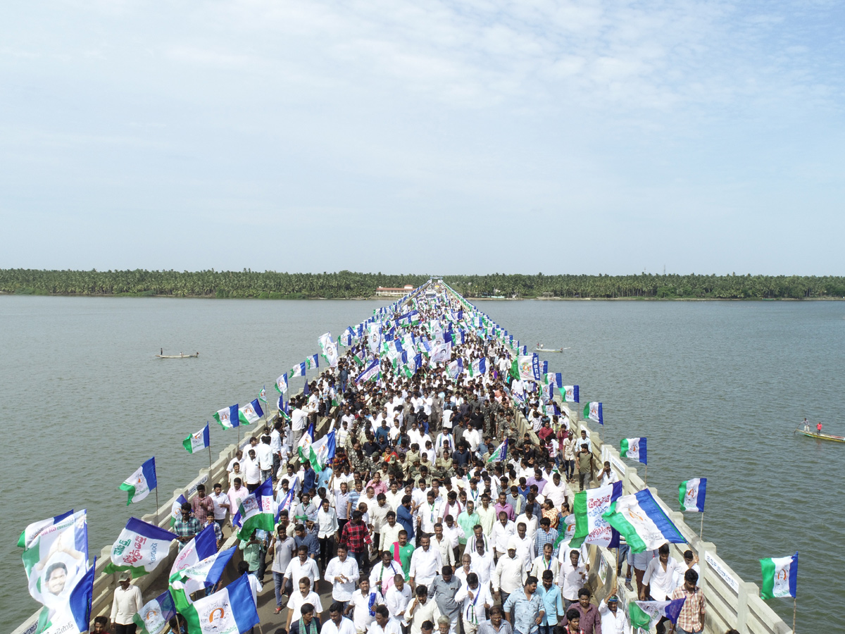 Ys Jagan Padayatra in Amalapuram Photo Gallery - Sakshi19