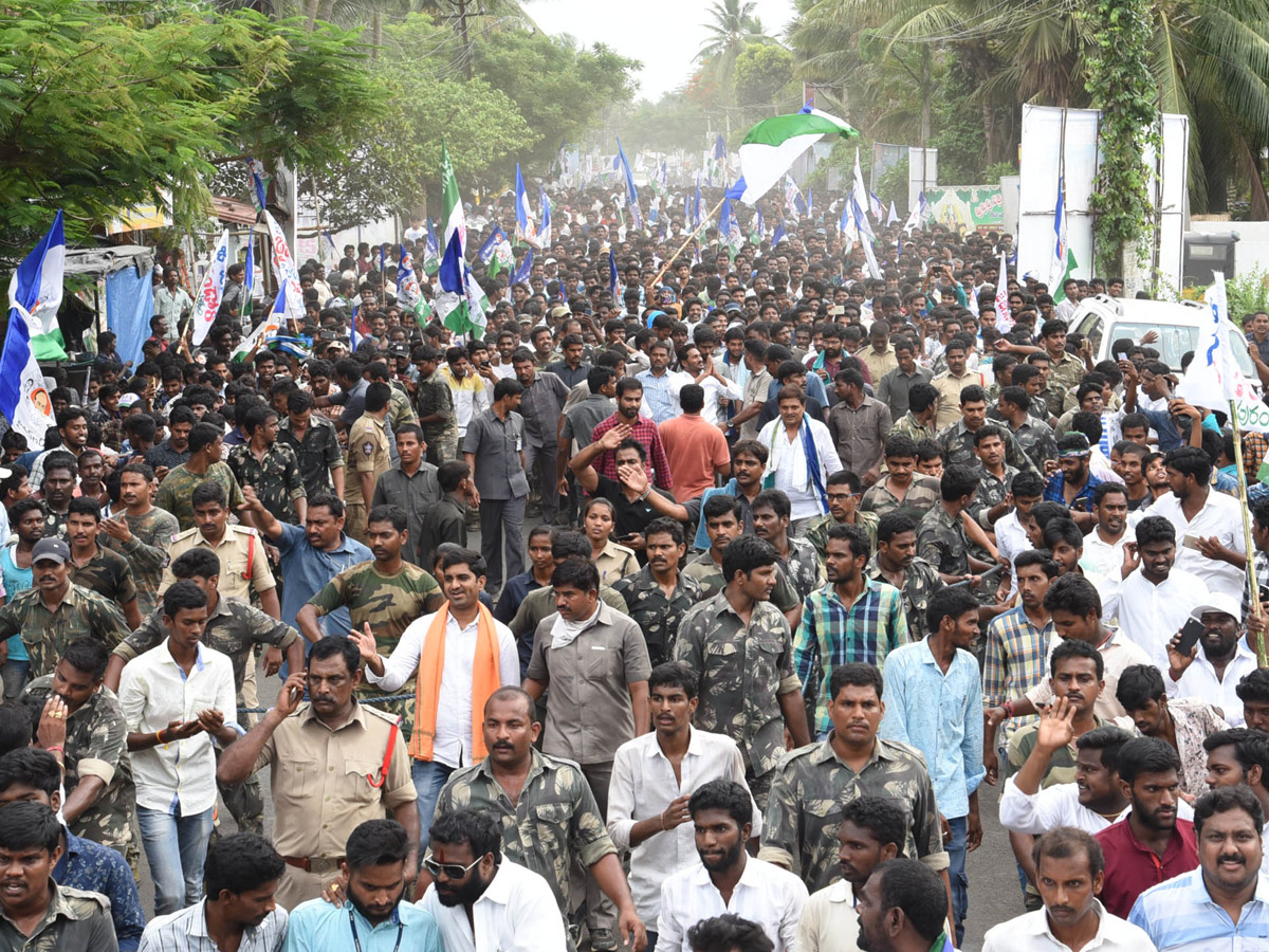 Ys Jagan Padayatra in Amalapuram Photo Gallery - Sakshi21