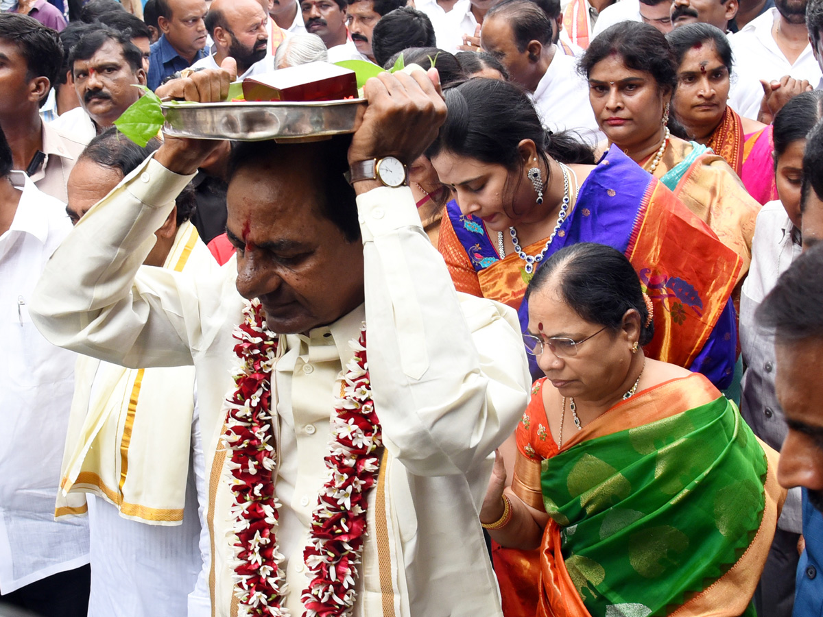 KCR to visit Kanaka Durga Temple in Vijayawada Photo Gallery - Sakshi16