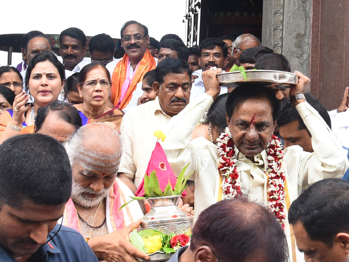 KCR to visit Kanaka Durga Temple in Vijayawada Photo Gallery - Sakshi17