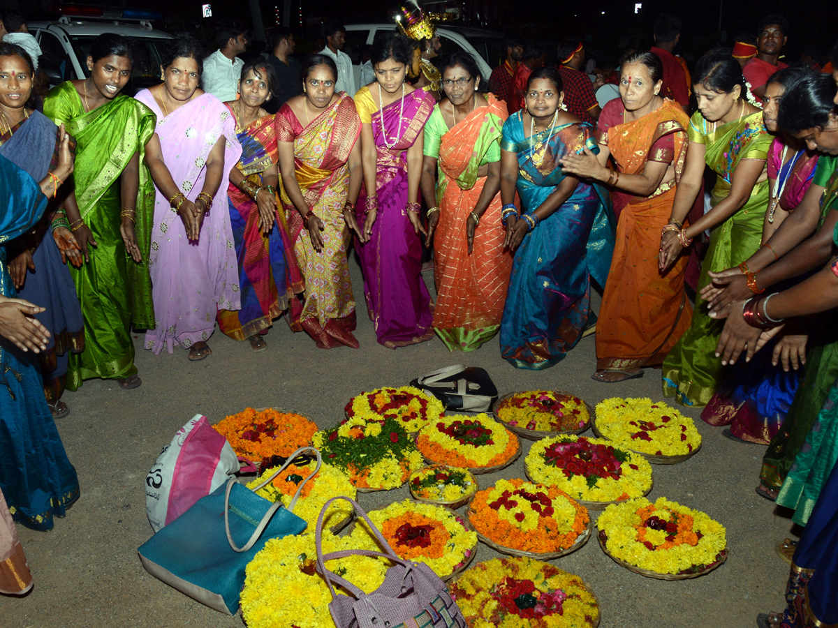 Telangana Cultural Carnival 2018 in Hyderabad Photo Gallery - Sakshi8