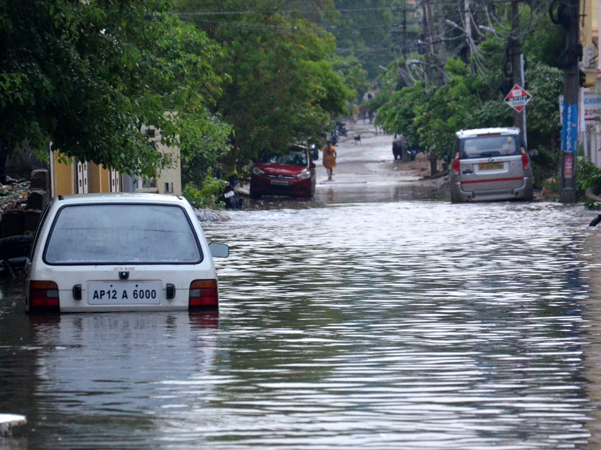 Heavy Rain Hits Hyderabad Photo Gallery - Sakshi3