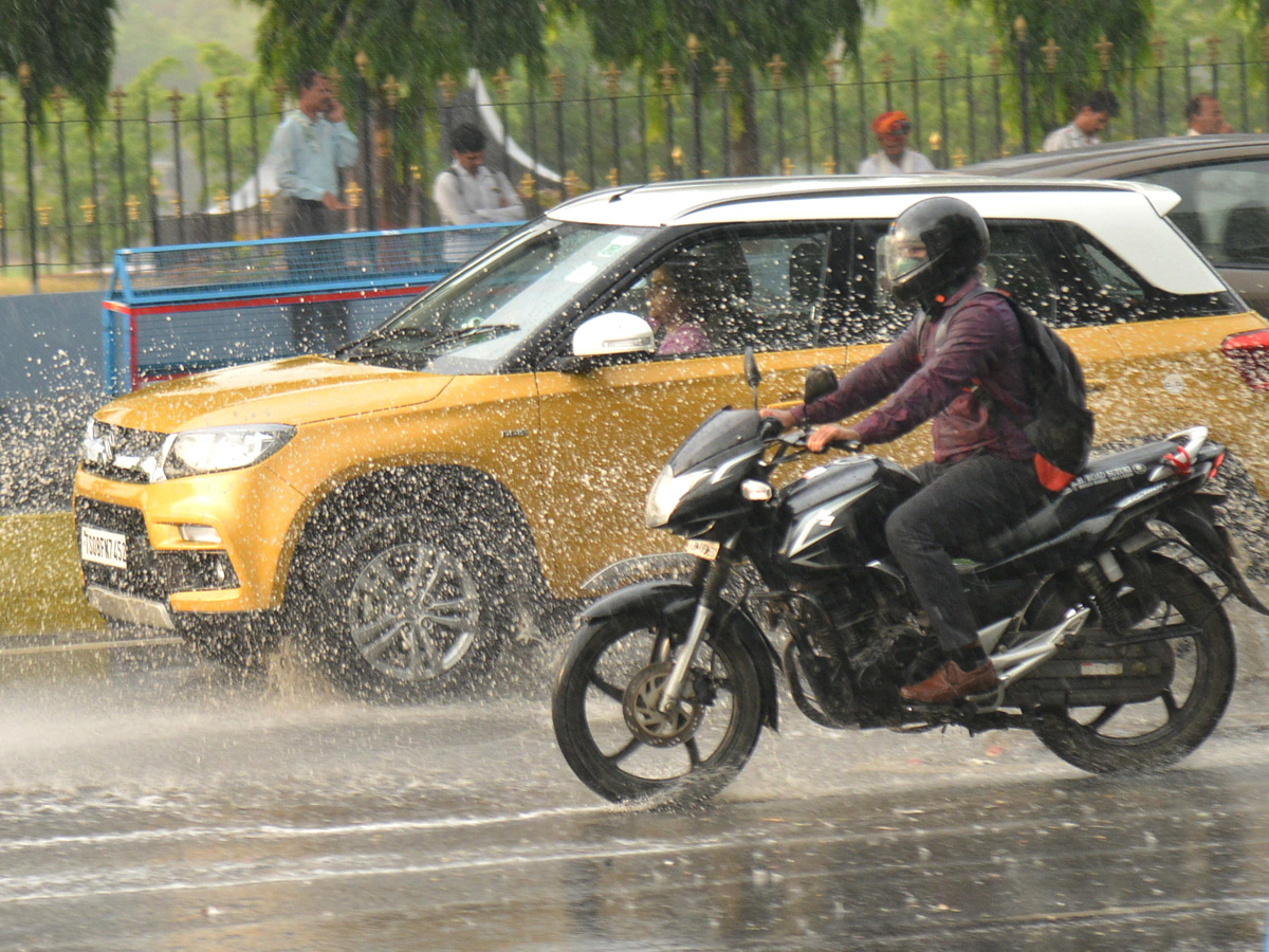 Heavy Rain Hits Hyderabad Photo Gallery - Sakshi5