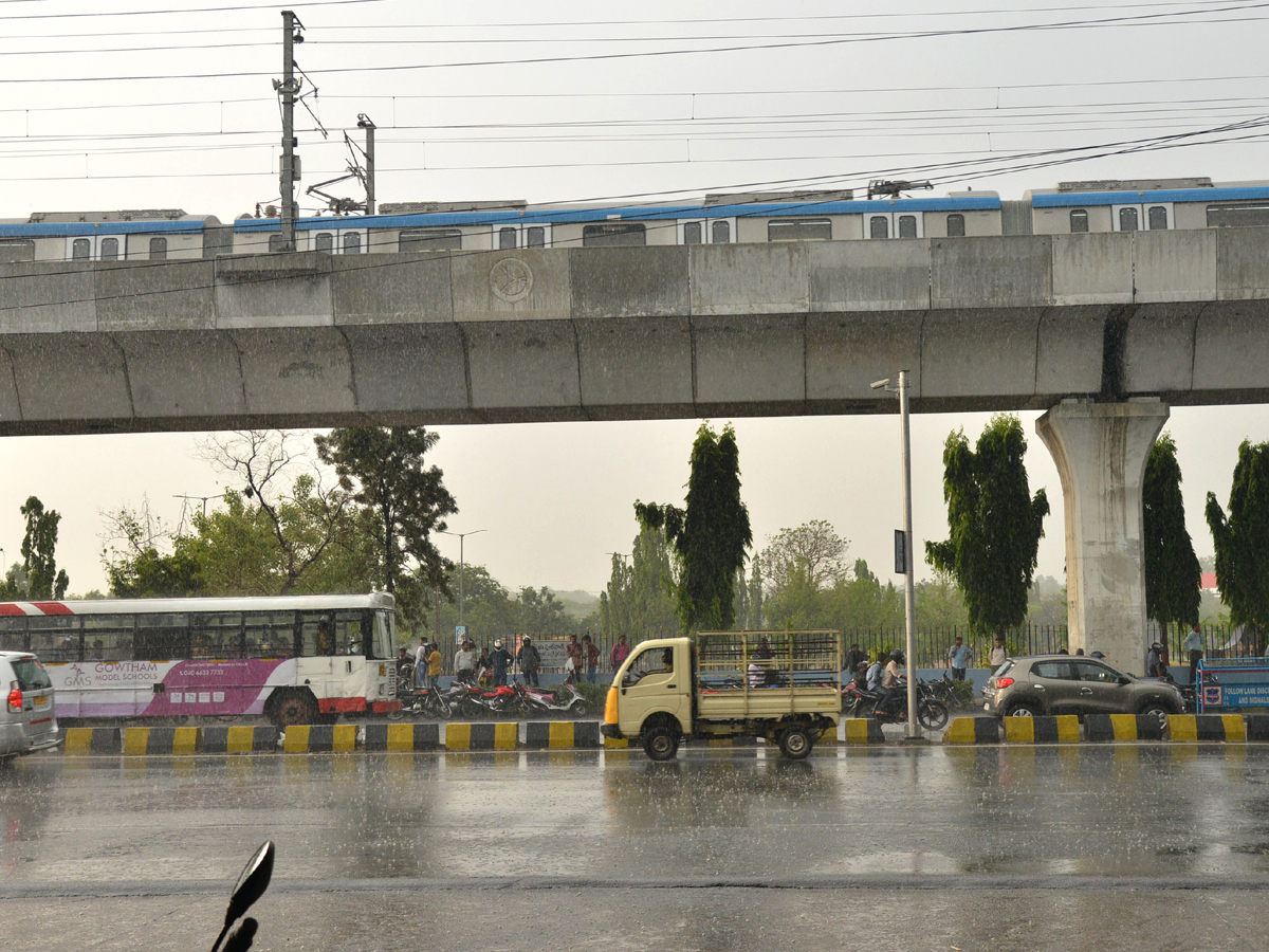 Heavy Rain Hits Hyderabad Photo Gallery - Sakshi6