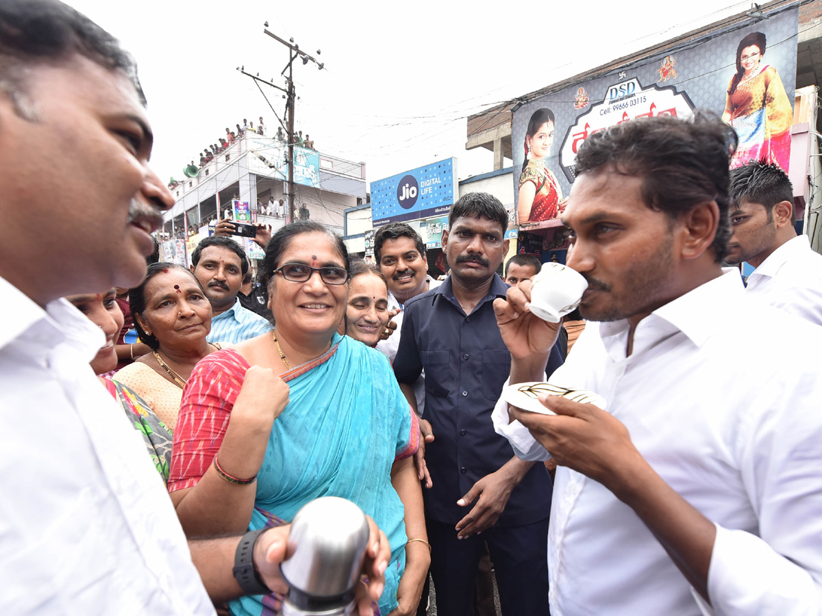 ys jagan padayatra photo gallery - Sakshi13