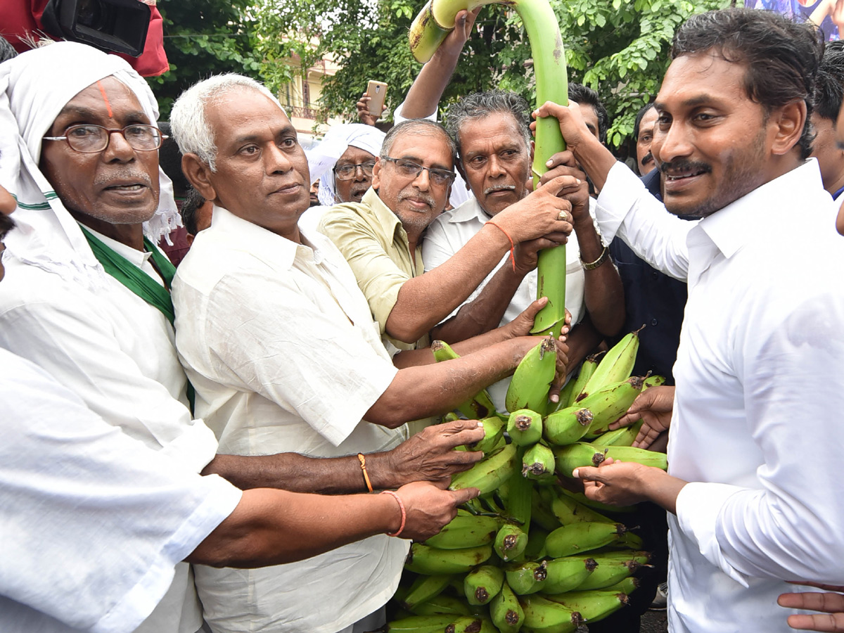 ys jagan padayatra photo gallery - Sakshi14