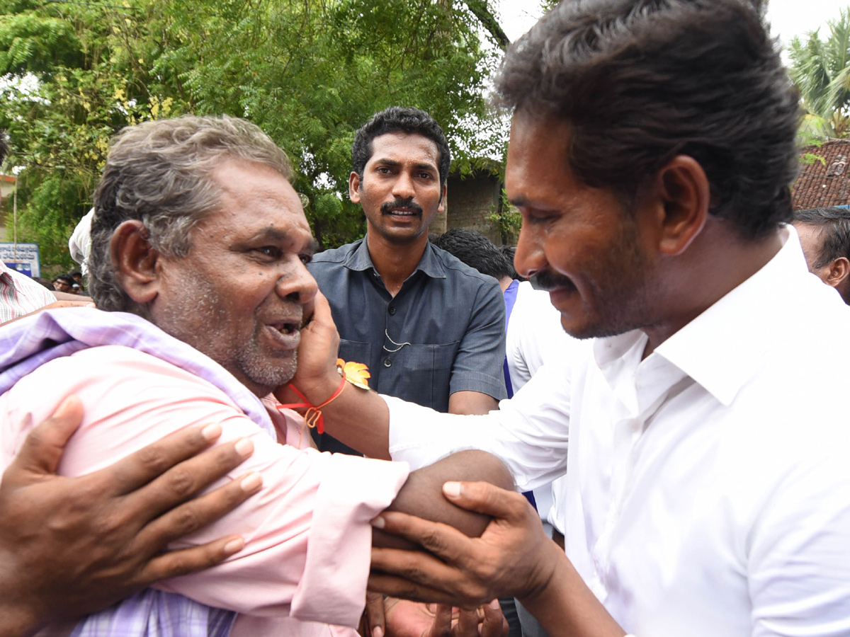 ys jagan padayatra photo gallery - Sakshi17