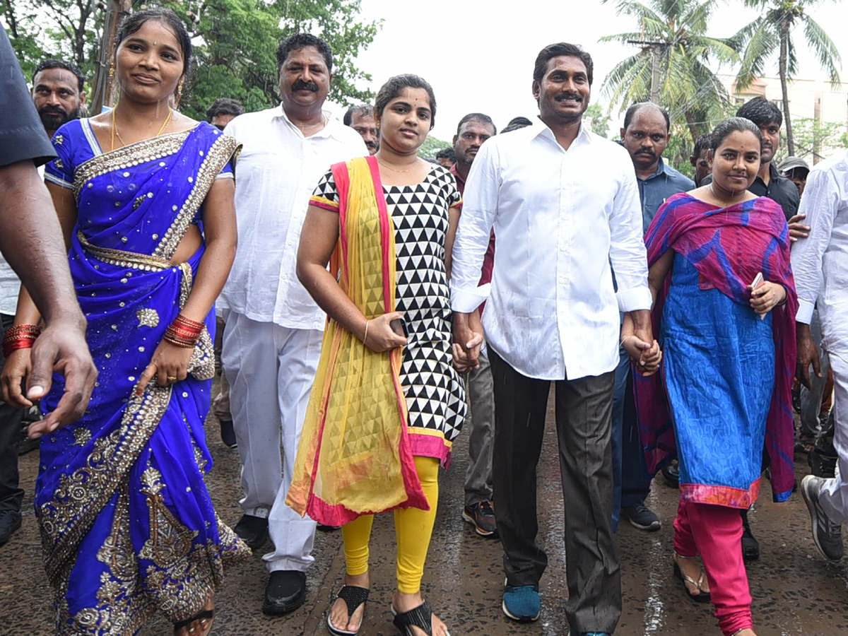 ys jagan padayatra photo gallery - Sakshi2