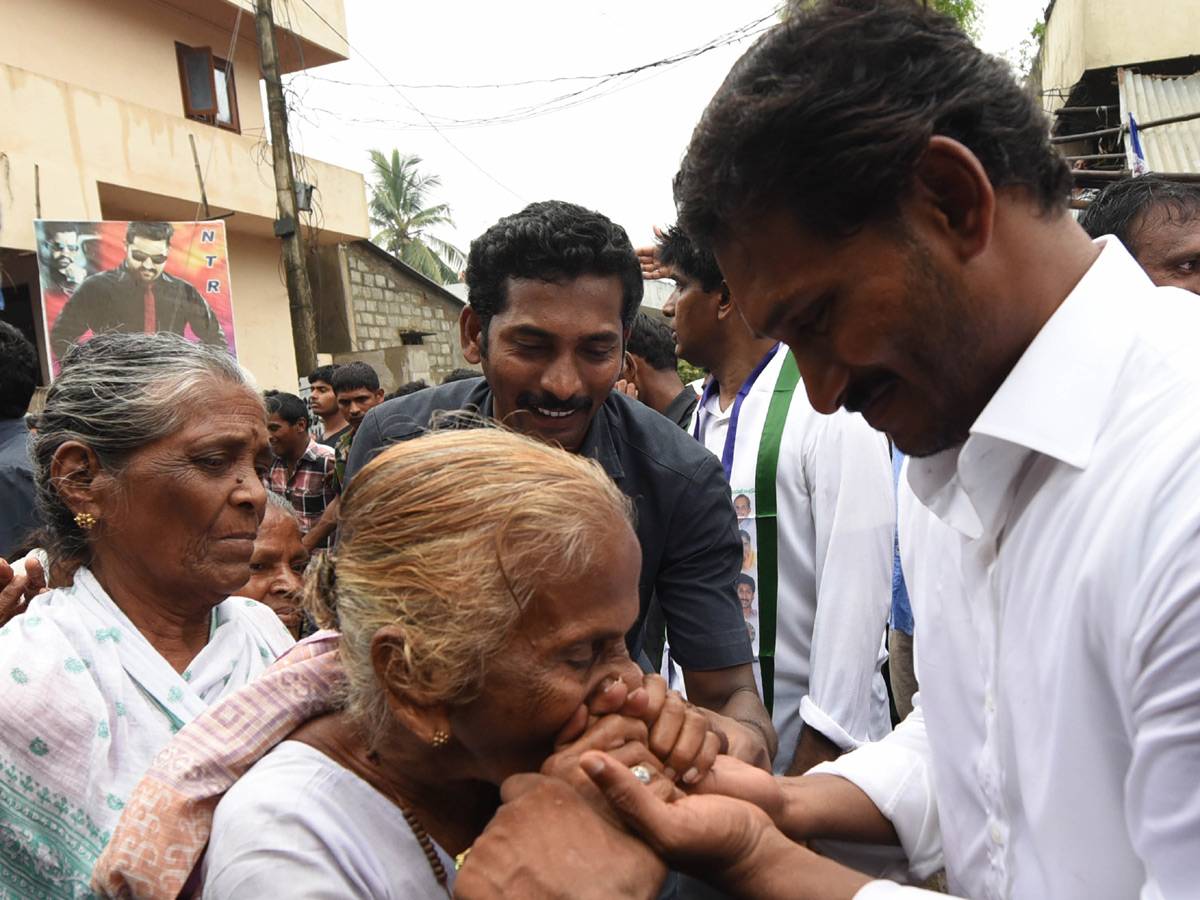 ys jagan padayatra photo gallery - Sakshi6