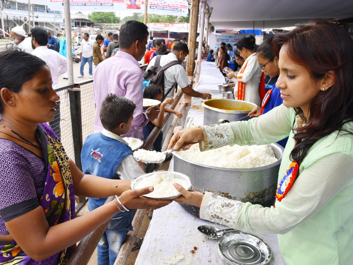 Chepa Mandu in Hyderabad photo gallery - Sakshi5