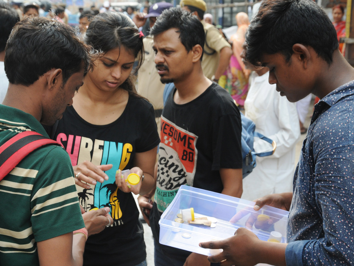 Chepa Mandu in Hyderabad photo gallery - Sakshi37