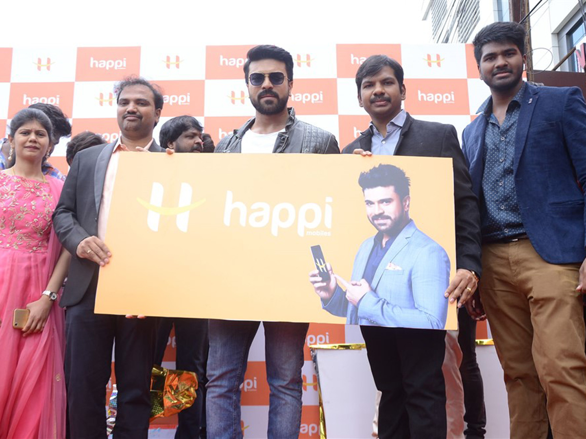 Ram Charan launches Happi Mobile Store in Chandanagar Photo Gallery - Sakshi12