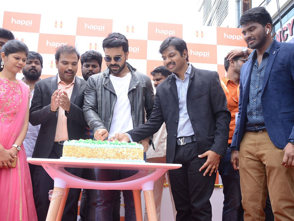 Ram Charan launches Happi Mobile Store in Chandanagar Photo Gallery - Sakshi15