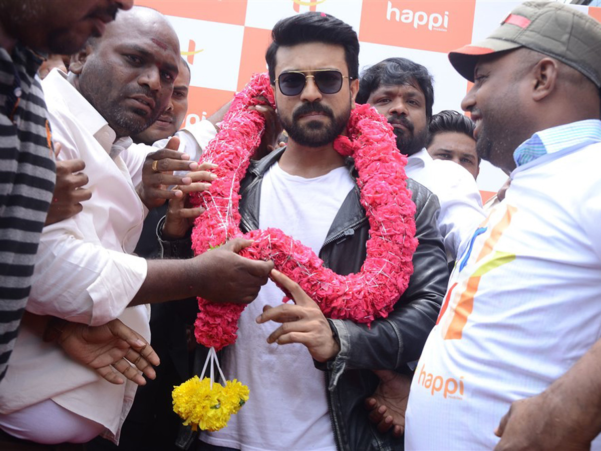 Ram Charan launches Happi Mobile Store in Chandanagar Photo Gallery - Sakshi2