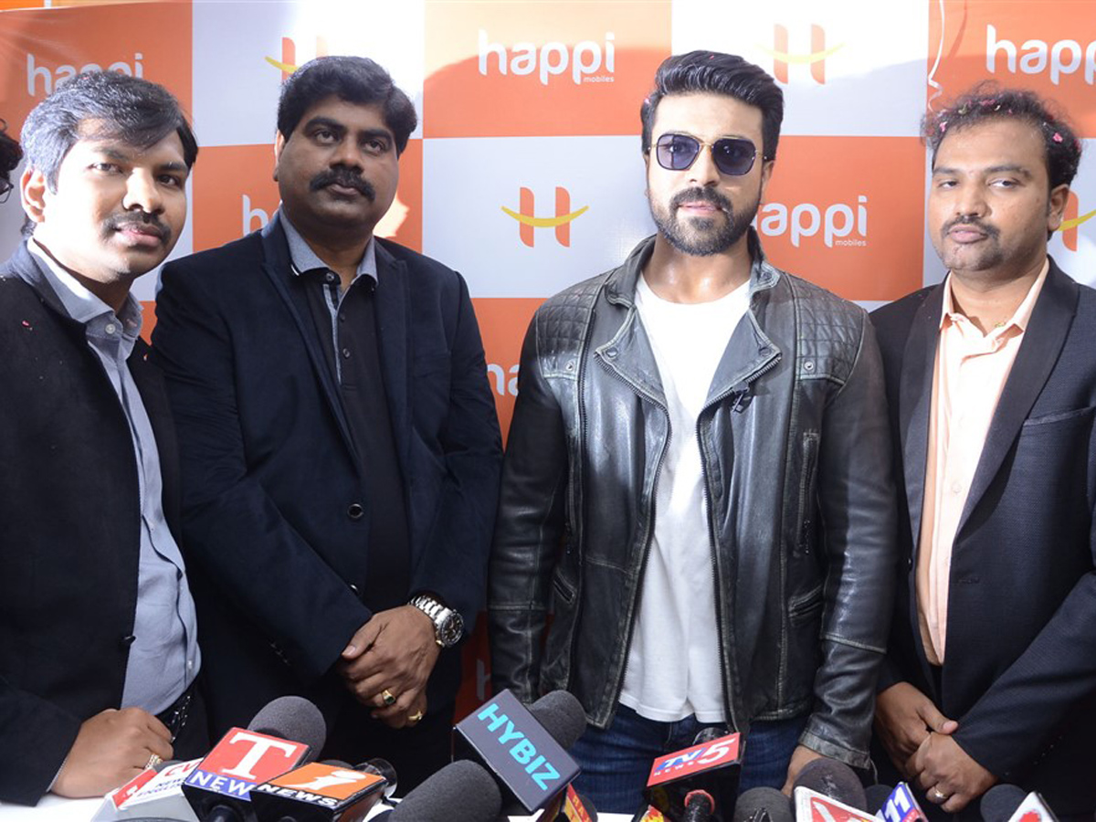 Ram Charan launches Happi Mobile Store in Chandanagar Photo Gallery - Sakshi5