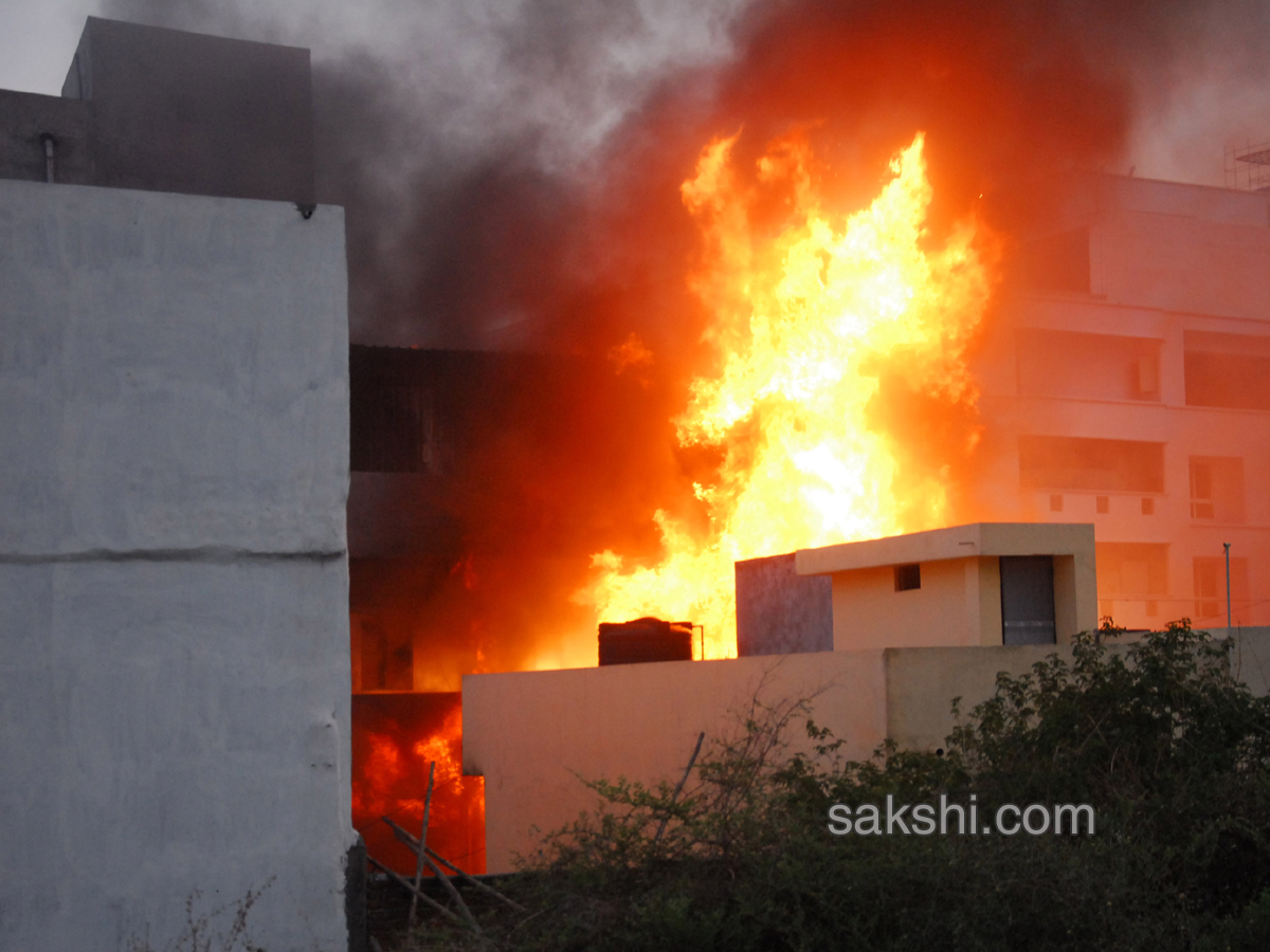  Fire breaks out at Secunderabad godown Photo Gallery - Sakshi3