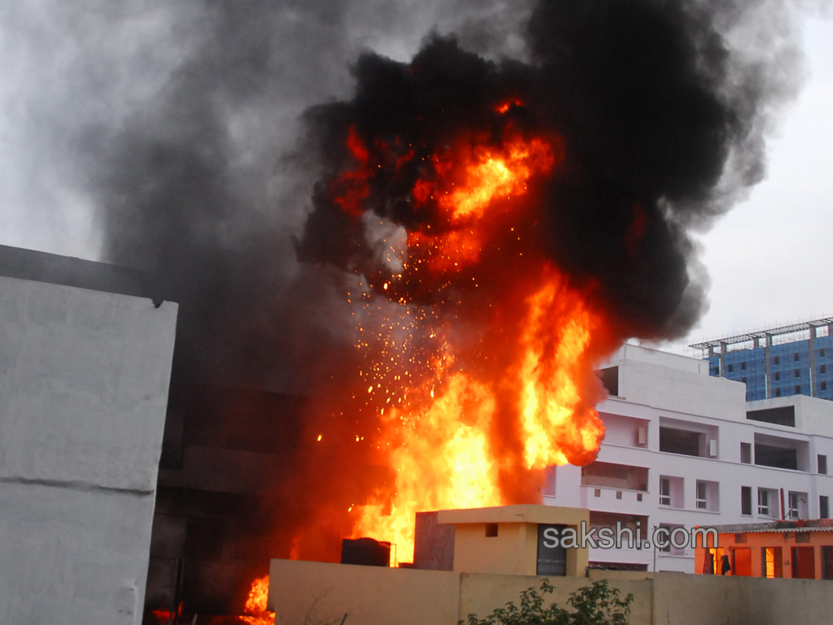  Fire breaks out at Secunderabad godown Photo Gallery - Sakshi5