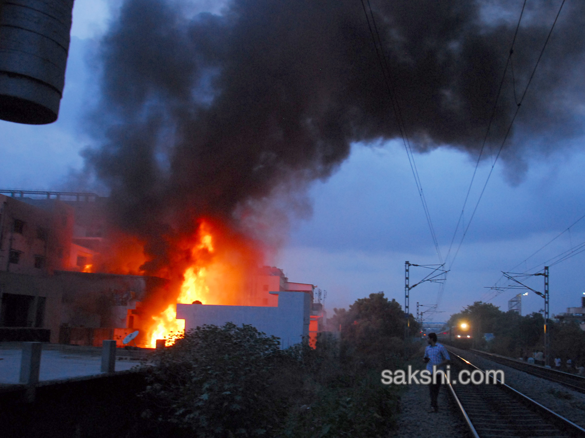  Fire breaks out at Secunderabad godown Photo Gallery - Sakshi10