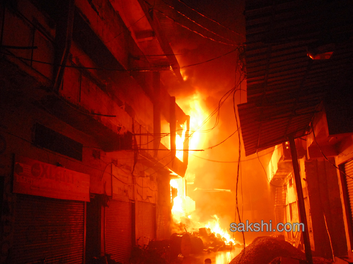  Fire breaks out at Secunderabad godown Photo Gallery - Sakshi1