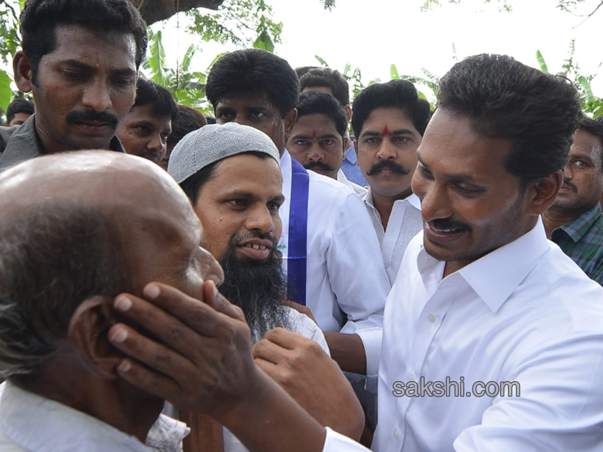 Ys Jagan Mohan Reddy Padayatra day 184  images  Nidadavolu - Sakshi17