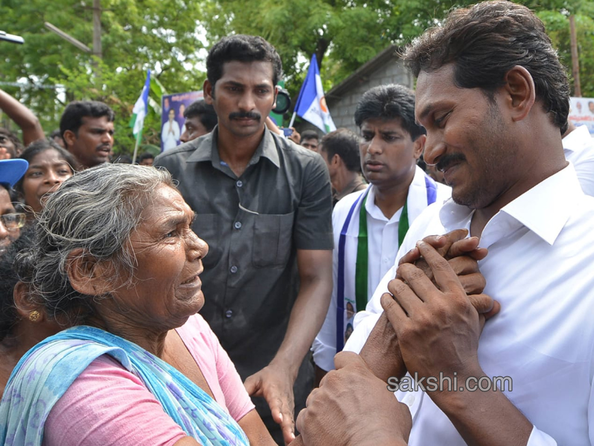 Ys Jagan Mohan Reddy Padayatra day 184  images  Nidadavolu - Sakshi5