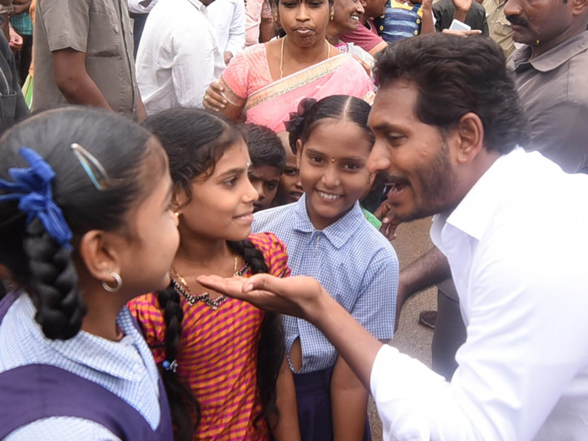 Ys jagan padayatra photo gallery - Sakshi10