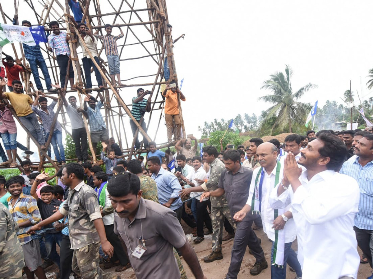 Ys jagan padayatra photo gallery - Sakshi14