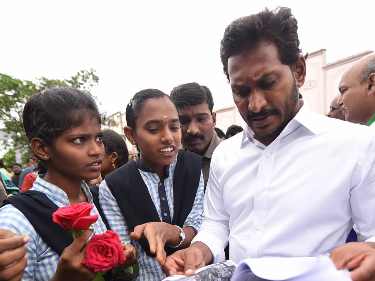 Ys jagan padayatra photo gallery - Sakshi7