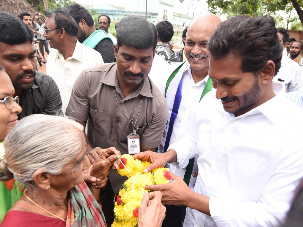 Ys jagan padayatra photo gallery - Sakshi8