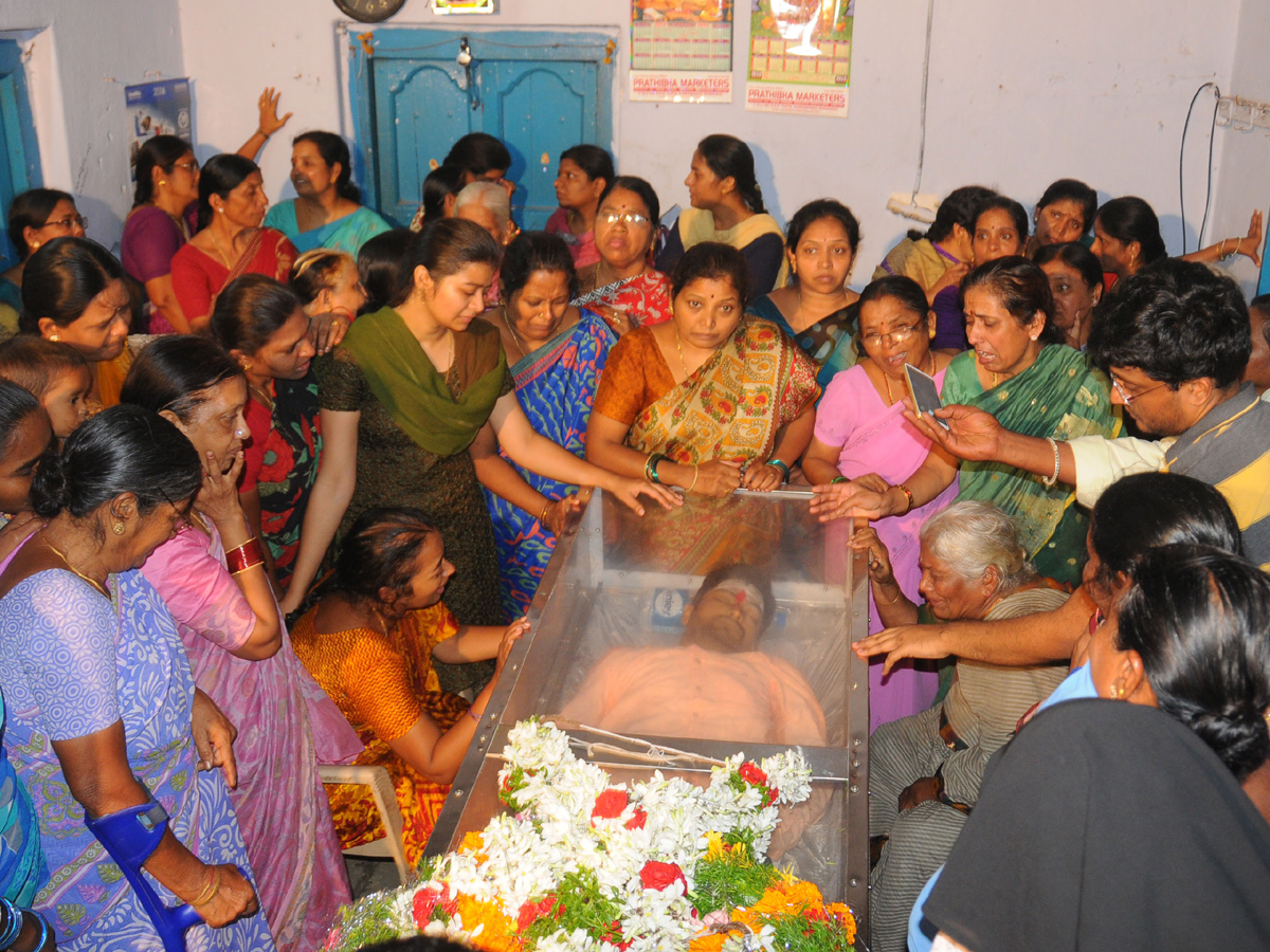 Funerals of Sharath Koppu at Warangal - Sakshi1