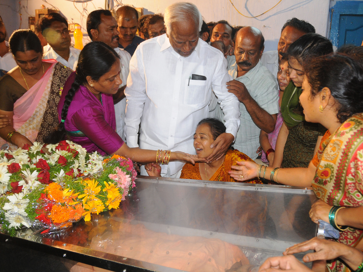 Funerals of Sharath Koppu at Warangal - Sakshi11