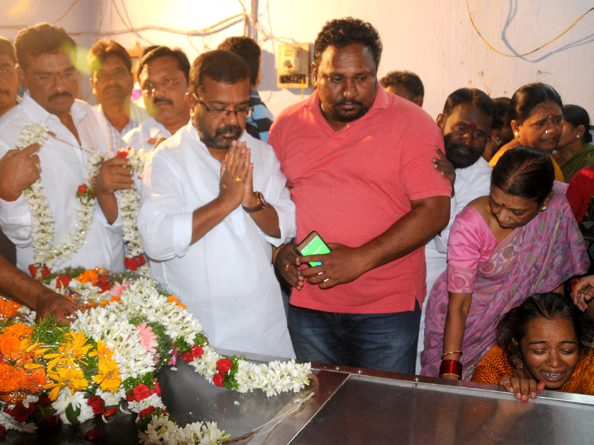 Funerals of Sharath Koppu at Warangal - Sakshi12