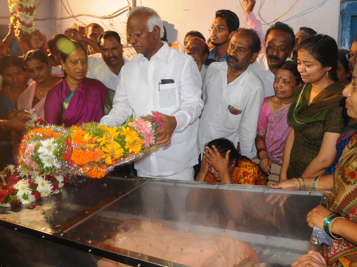 Funerals of Sharath Koppu at Warangal - Sakshi2