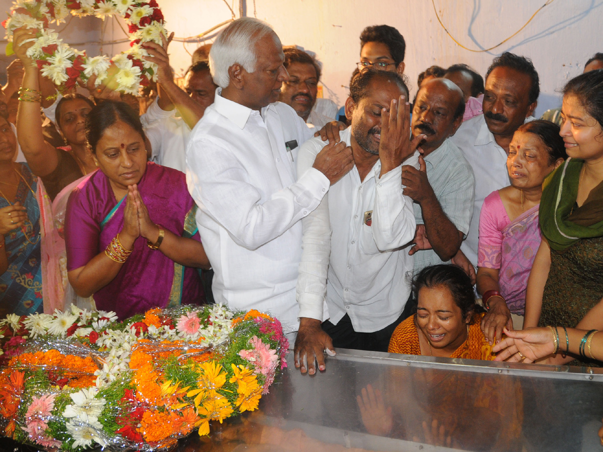 Funerals of Sharath Koppu at Warangal - Sakshi4