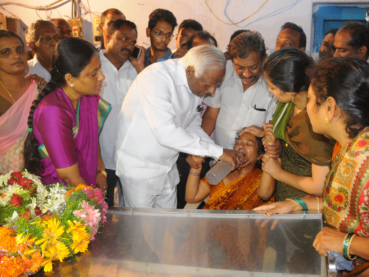 Funerals of Sharath Koppu at Warangal - Sakshi7