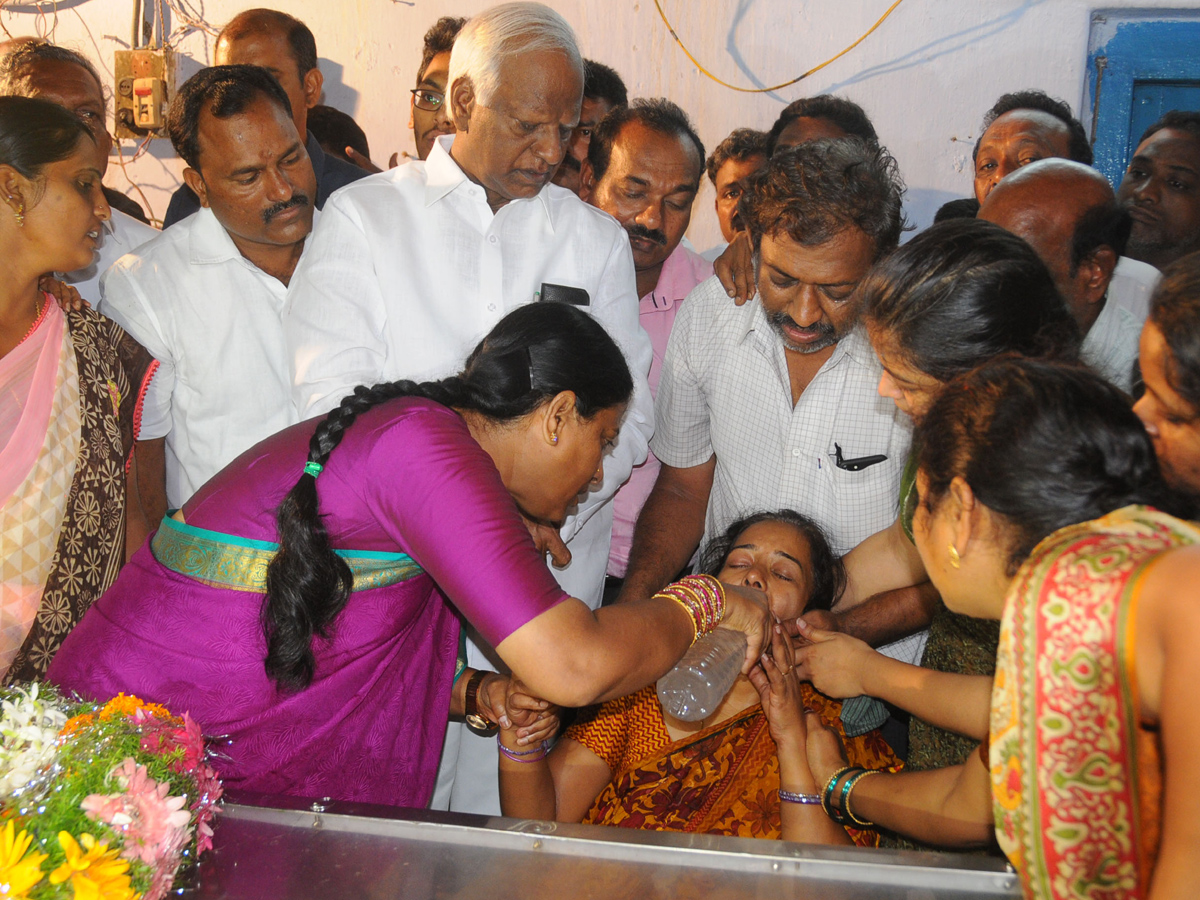 Funerals of Sharath Koppu at Warangal - Sakshi9