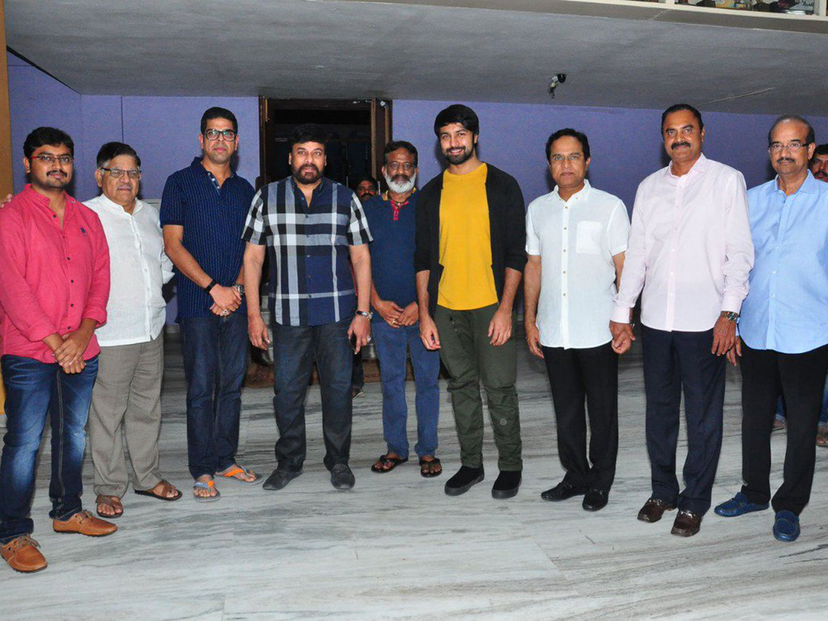 Chiranjeevi Watching Vijetha Special show Photo Gallery - Sakshi1