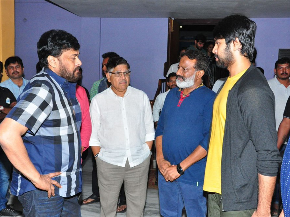 Chiranjeevi Watching Vijetha Special show Photo Gallery - Sakshi3