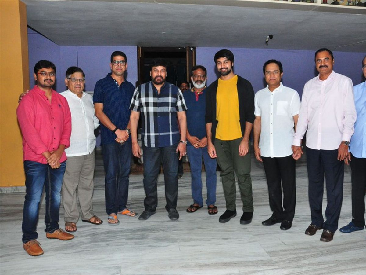 Chiranjeevi Watching Vijetha Special show Photo Gallery - Sakshi6