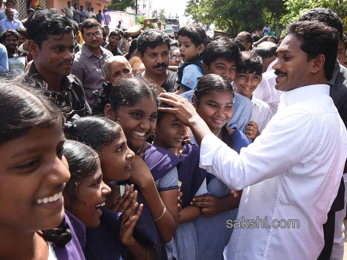 YS Jagan PrajaSankalpaYatra Day 213 Photo Gallery - Sakshi1