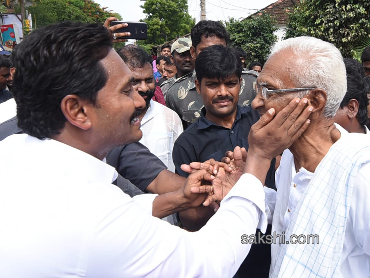 YS Jagan PrajaSankalpaYatra Day 213 Photo Gallery - Sakshi12