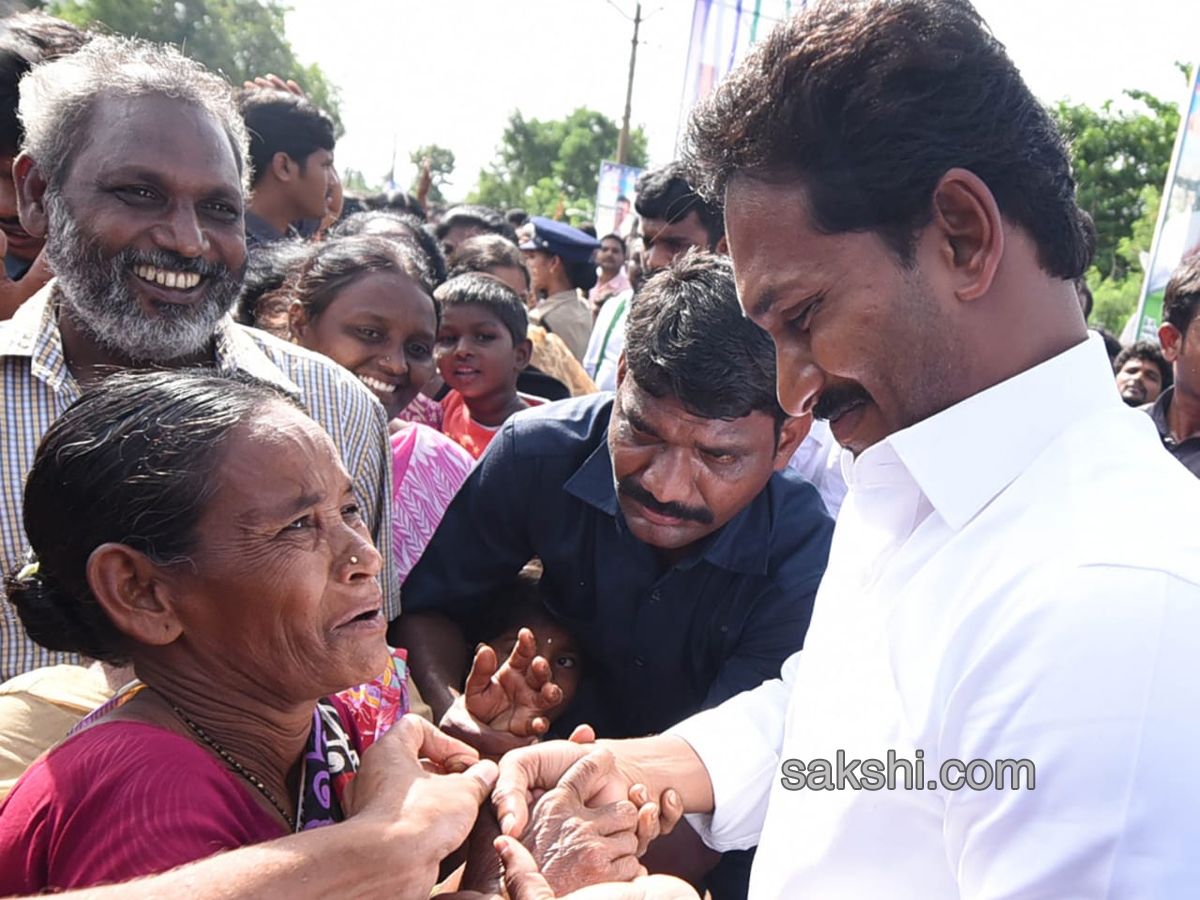 YS Jagan PrajaSankalpaYatra Day 213 Photo Gallery - Sakshi17